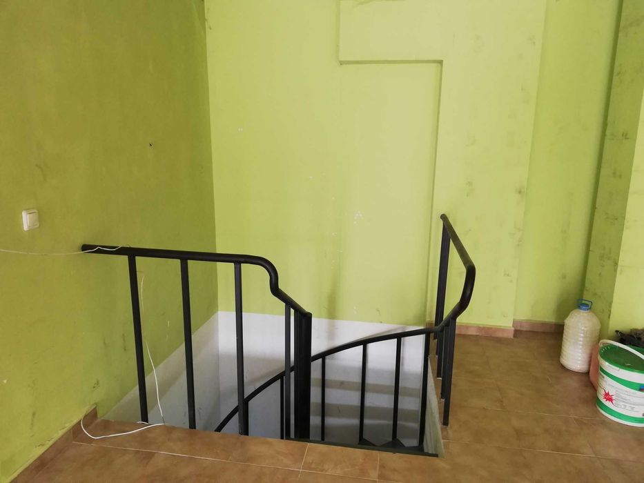 Отдавам под наем помещение на две нива