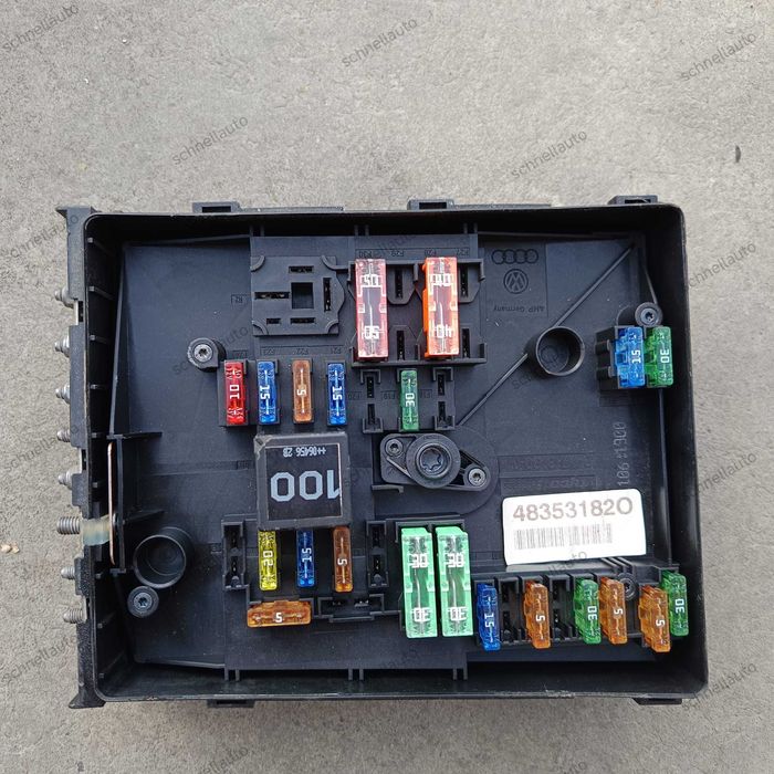 Panou tablou sigurante VW Golf 5 cod 1K0 937 125 A