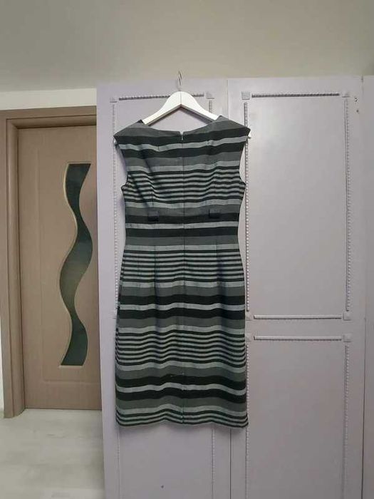 Rochie Calvin Klein, elegantă, dungi gri-negru, mărimea estimată M
