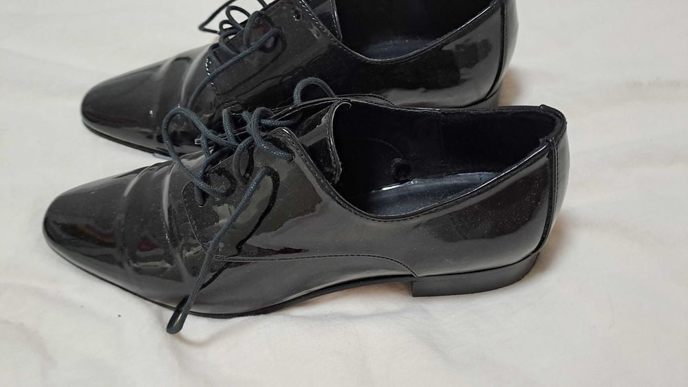 Дамски обувки номер 37