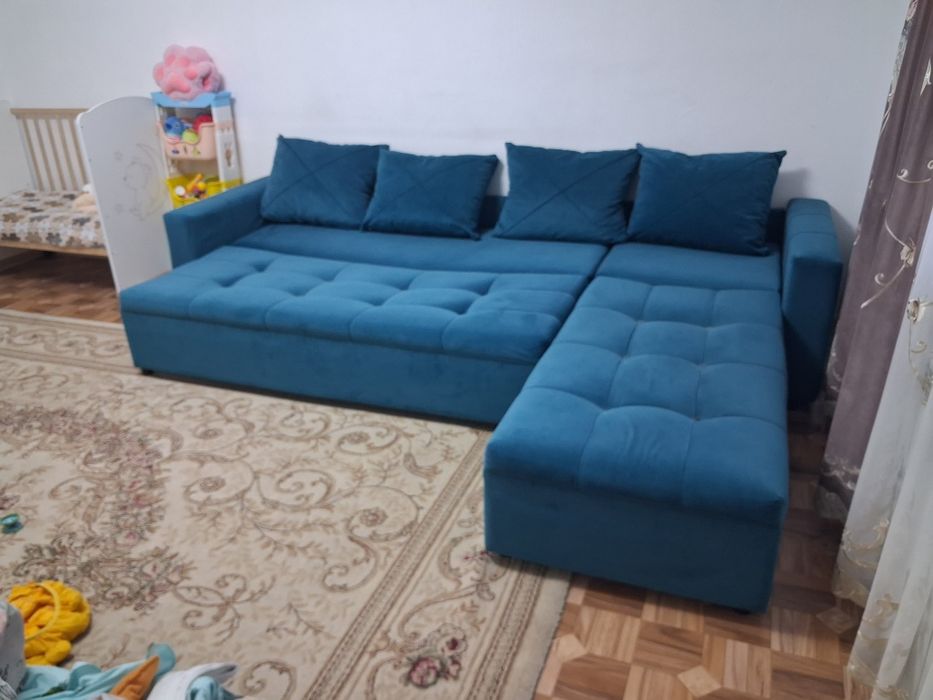 Продам большой угловой диван