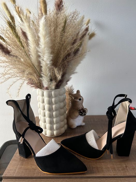 Дамски Обувки на Ток