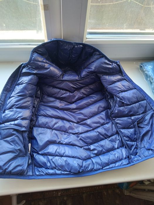 Продам куртку детскую