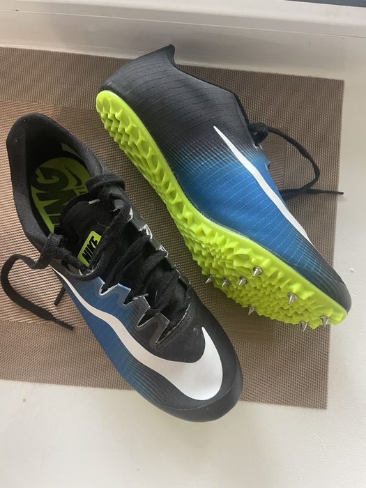 Продам спортивные «шиповки» новые