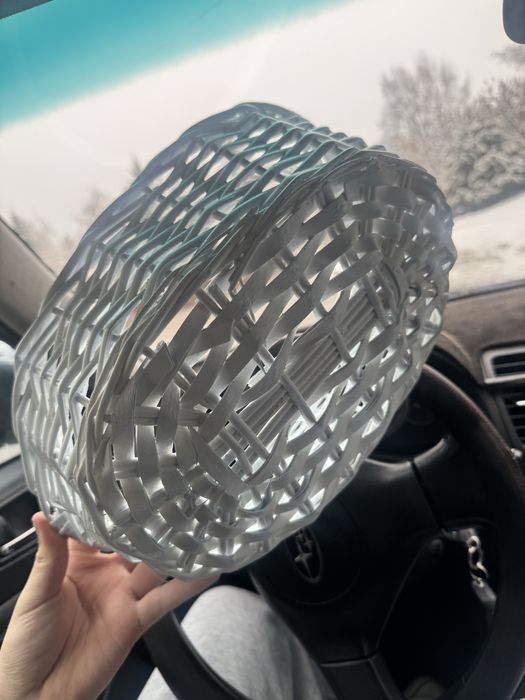 Корзина белая плетенна