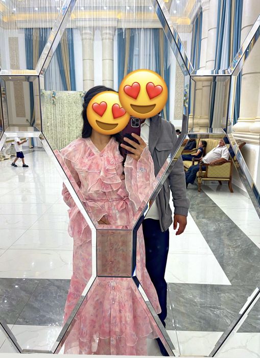 Шикарные  платьяя