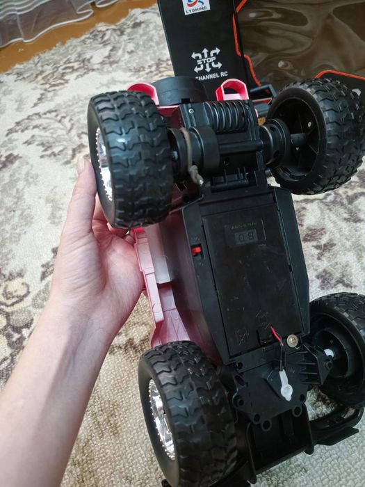 Машинка на радиоуправлении