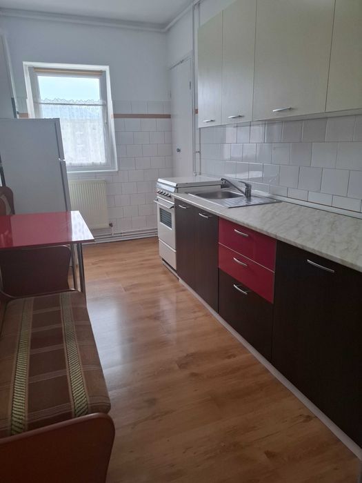 Proprietar inchiriez apartament 3 camere
