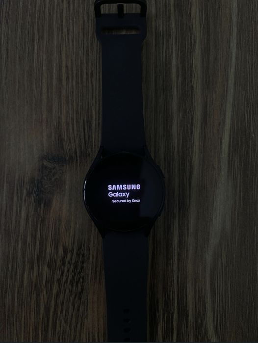 Продавам Samsung Galaxy Wach 5