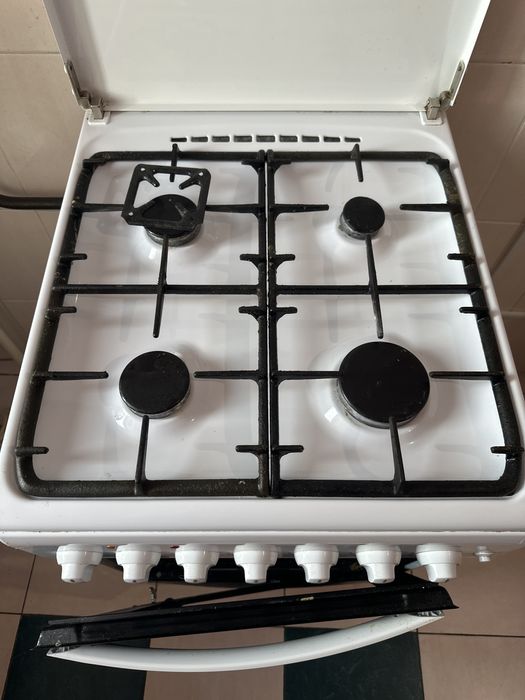 Продам газовую плиту