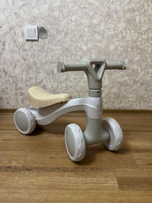 Продам детский беговел