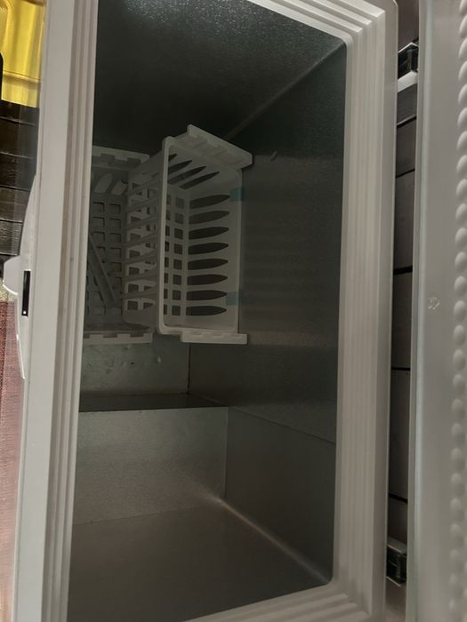 Продам морозильную камеру