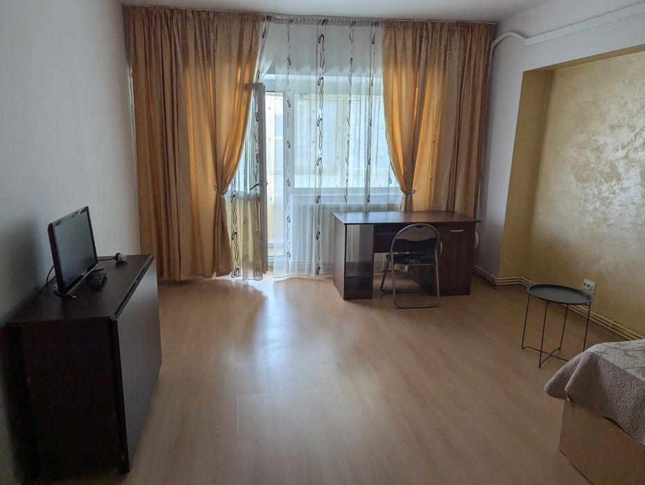 Pers fizica închiriez ap 3 camD