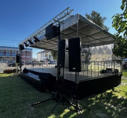 Inchiriez scena pentru evenimente