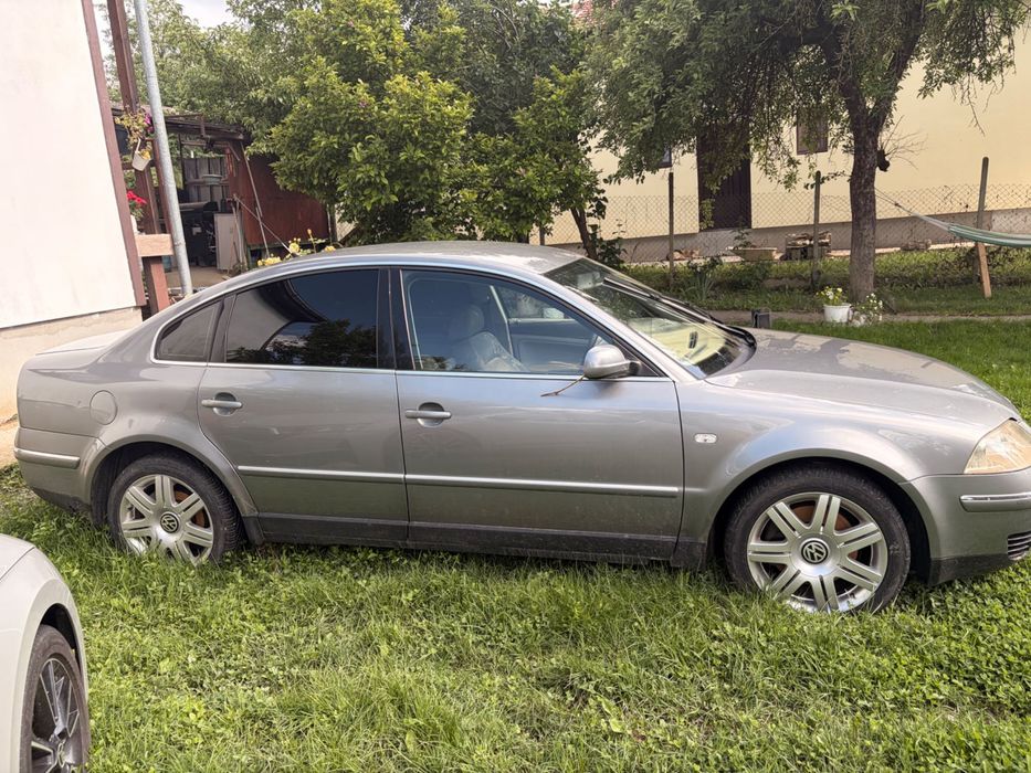 НАВОДНЕН! ЦЯЛ VW PASSAT 5.5 / 2.8 V6 / Бензин/Газ
