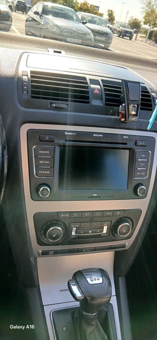 SKODA Octavia 2010 — imagine 2
