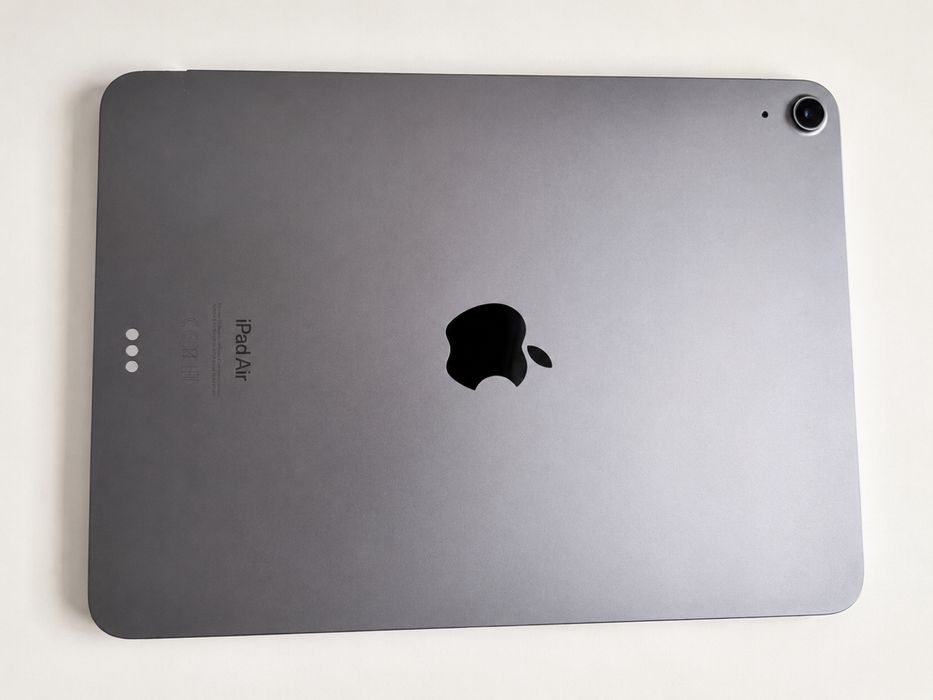 iPad Air 11” 128 GB Wi-Fi – КАТО НОВ | 99% Батерия | Пълен комплект