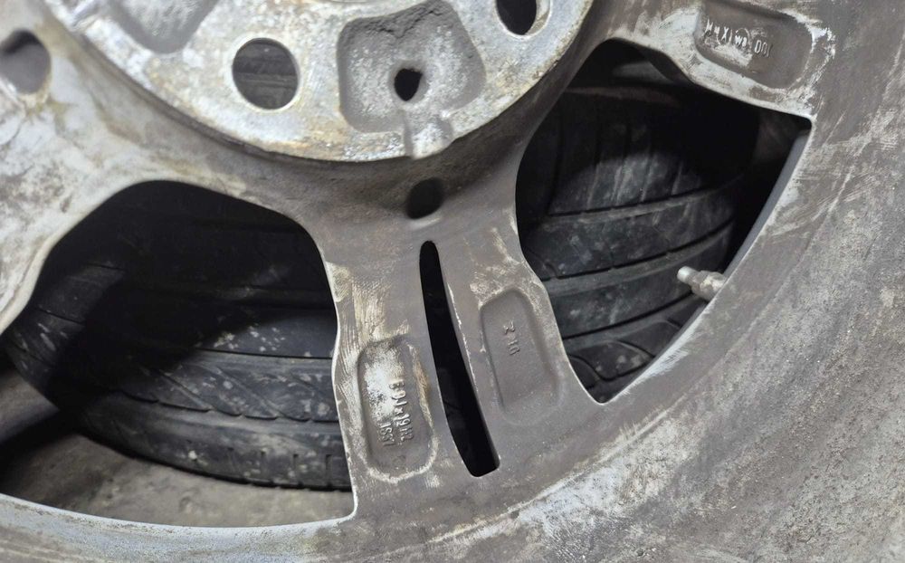 Roti complete R19 jante originale OEM BMW X5 F15 R19 M Style 467 M 19'' in doua dimensiuni fata 255/50/R19 spate  285/45/R19