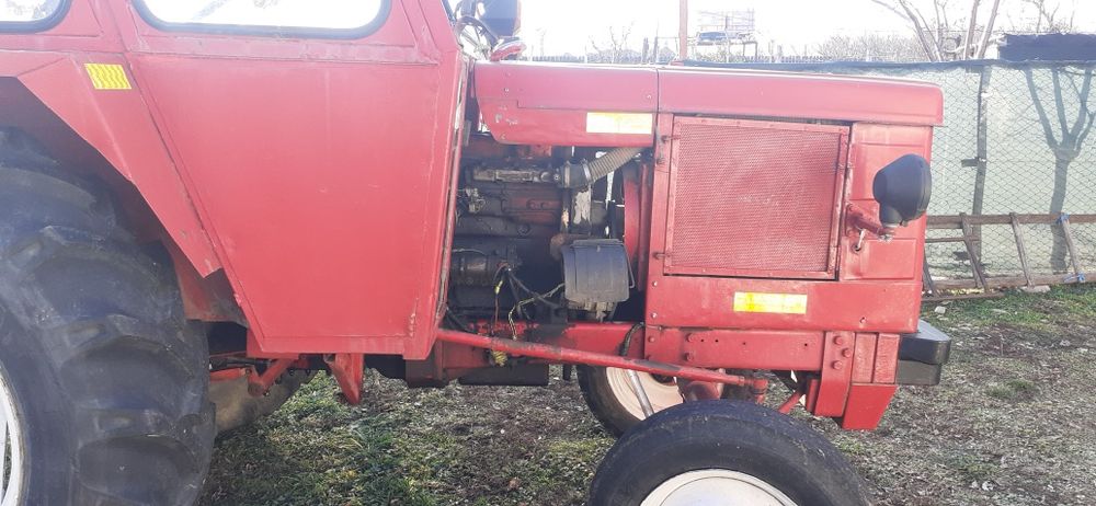 Vând tractor Renault 45 cp