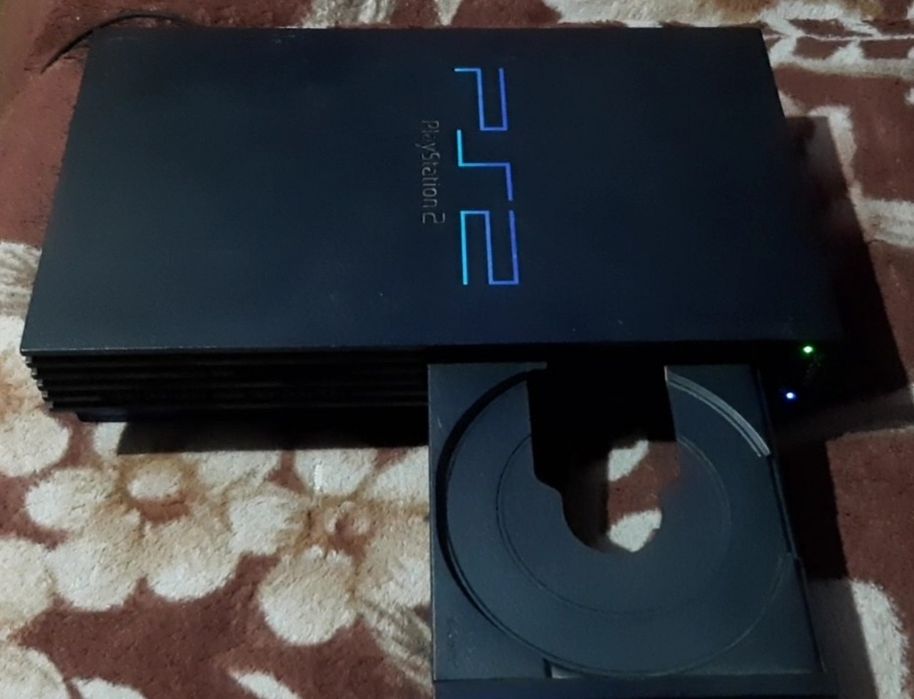 Vând PlayStation 2 fat în stare bună ps2
