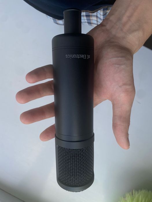 Студийный микрофон Se 2200