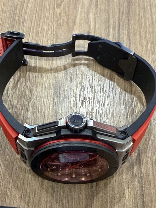 Hublot Big Bang Ferrari (Unico / skeleton) ЛИМИТИРАН