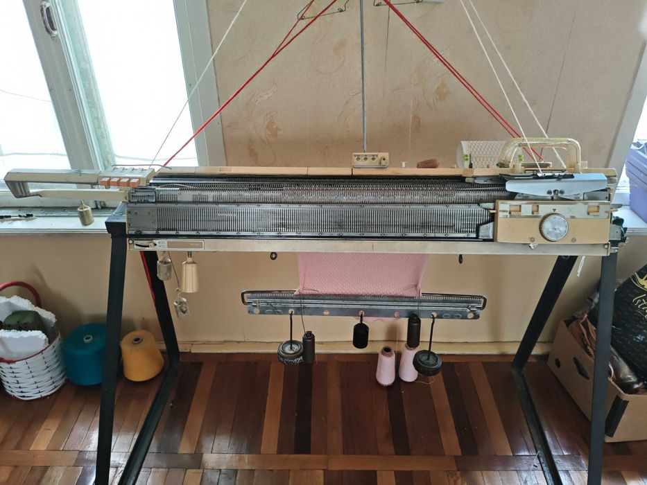 Япон Тукув машинаси.Вязальная машина BROTHER KR- 830
