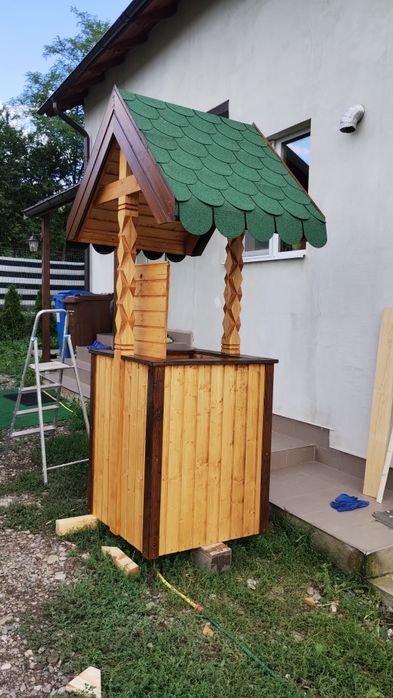 Construiesc structuri din lemn: foișoare, pergole, magazii, garaje,etc