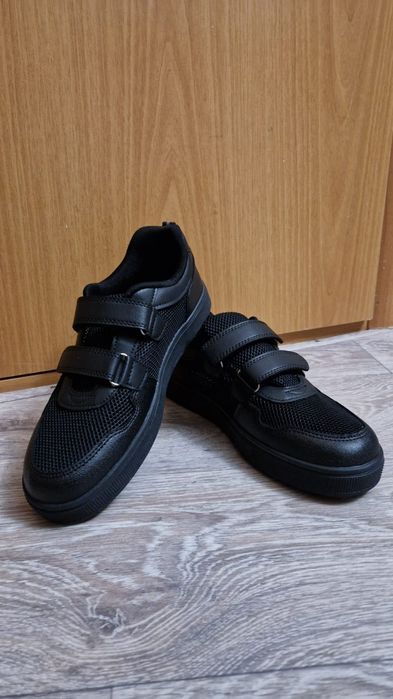 Продам кеды ( кроссовки )