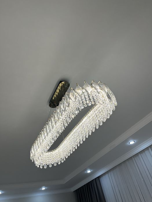 Люстра для зала продается