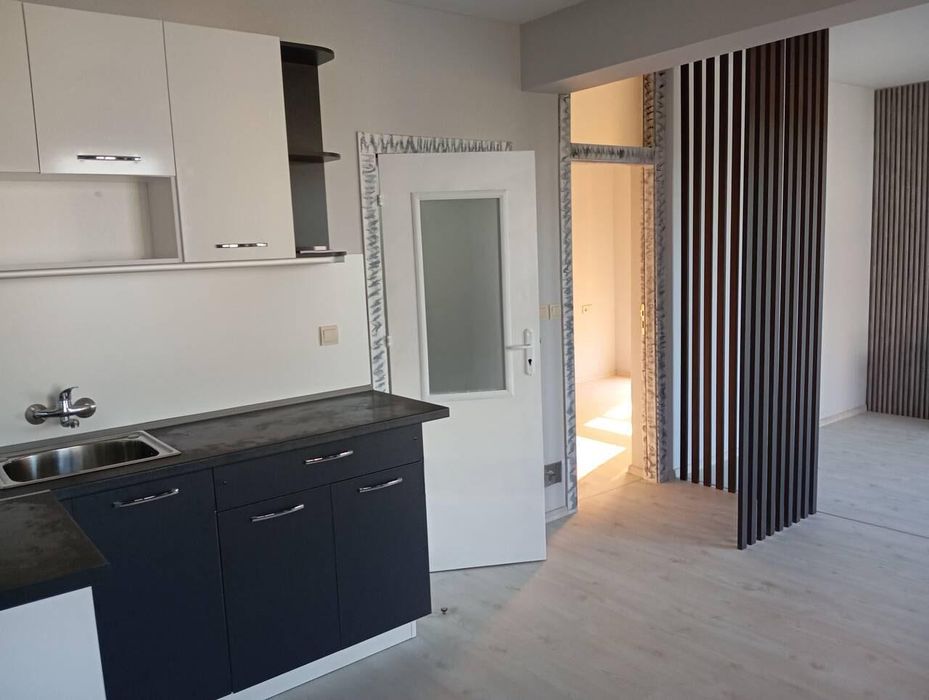 Продава се Тристаен апартамент в Приморско - 101 кв.м за 1189 €/кв.м - Снимка #2