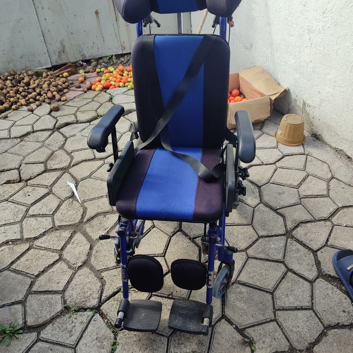 Продам инвалидную коляску