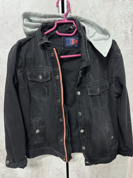 Продам куртку на мальчика