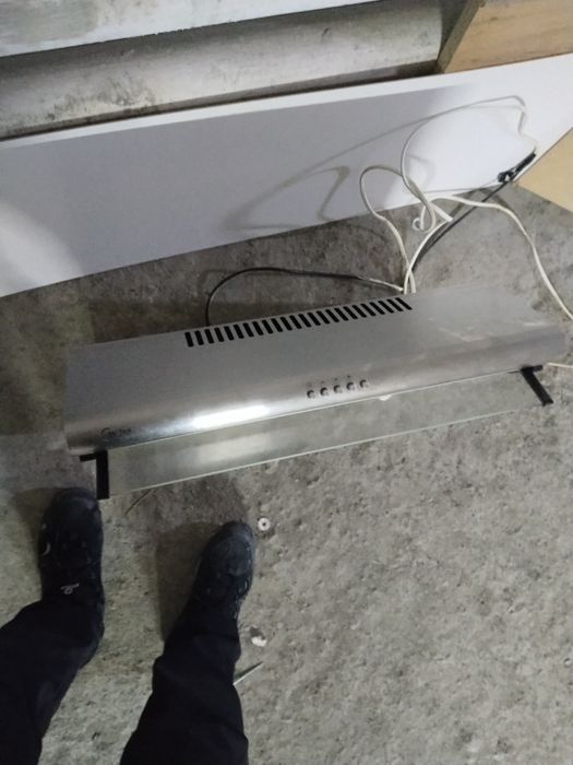 Продам вытяжку рабочая