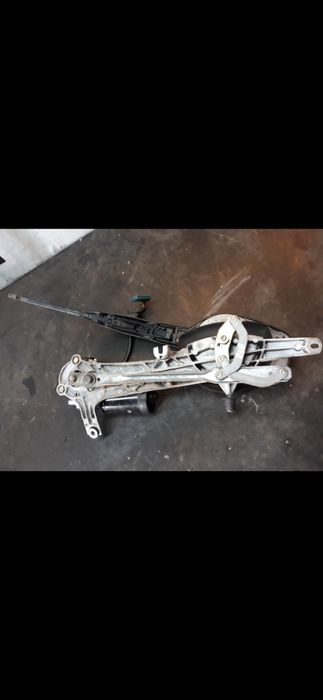 Механизъмт чистачка мерцедес w210