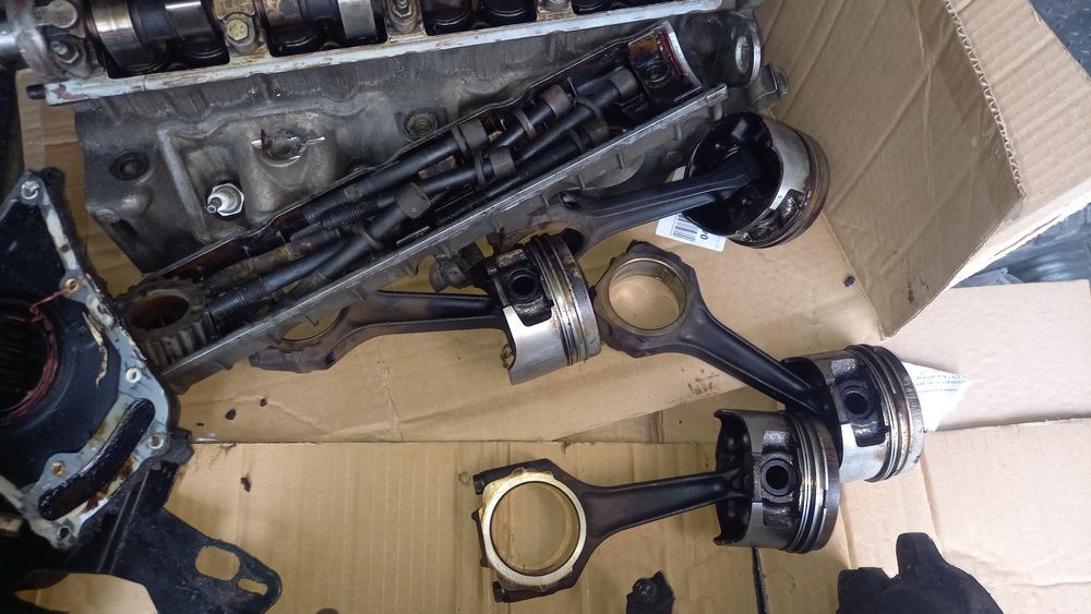 Двигатель РЕНО F3P по кускам