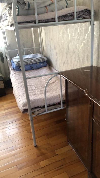 Кровать в хорошем состоянии