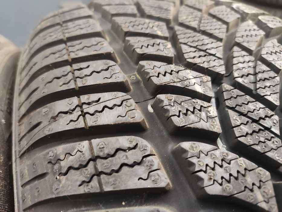 4бр Зимни Гуми 215 55 16 - Dunlop