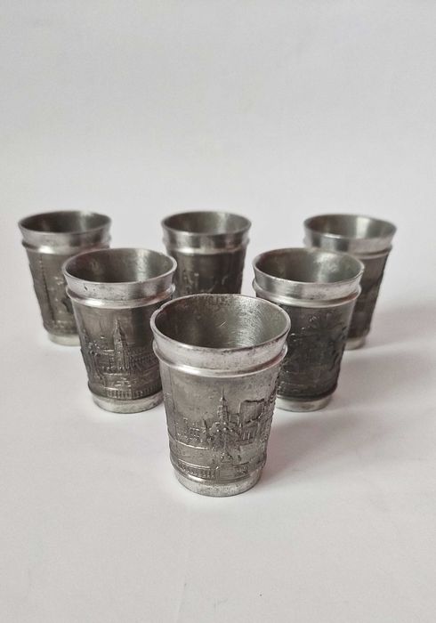 Комплект от 6 чашки/шотове от релефен калай