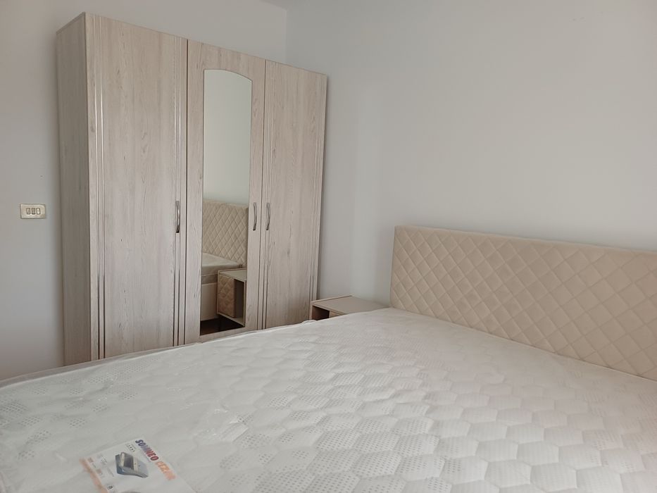 Închiriez apartament