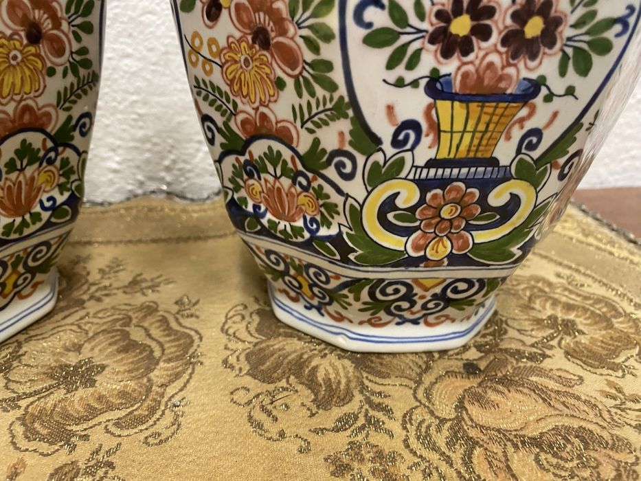 Френски порцеланови вази с маркировка