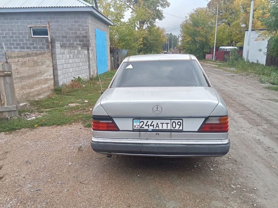 Машина продам мерседес 220