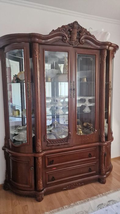 Цервант для гостинной