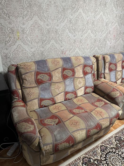 Продам диван срочно