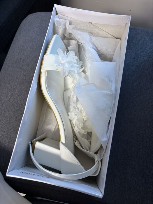 Дамски обувки на ток