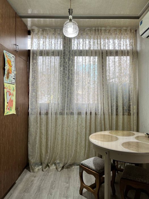 Срочно! Квартира  на Ц4-кафе Бухара 1*2/2/4 общ пол 42м Евро с мебелью