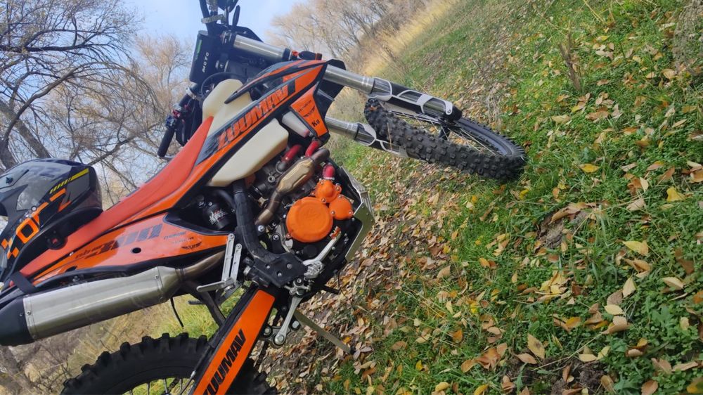 Продам Zuumav K8 NB300