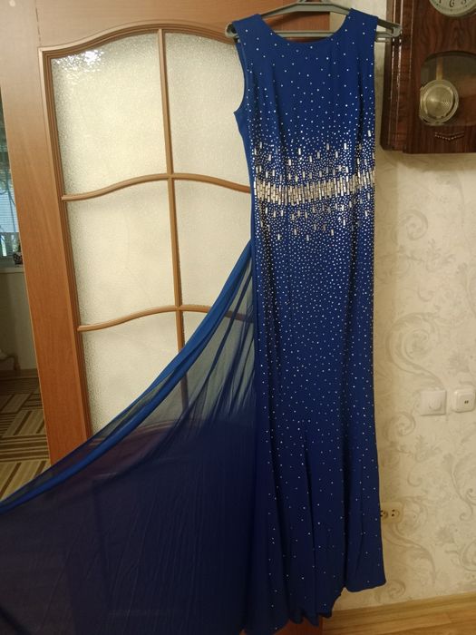 Вечерние платья.