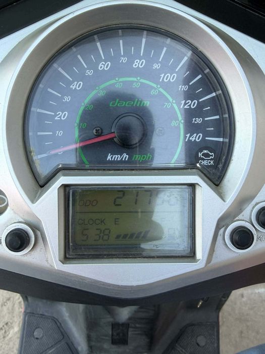 Scuter de 125cc ,pe benzina ,acte în regula