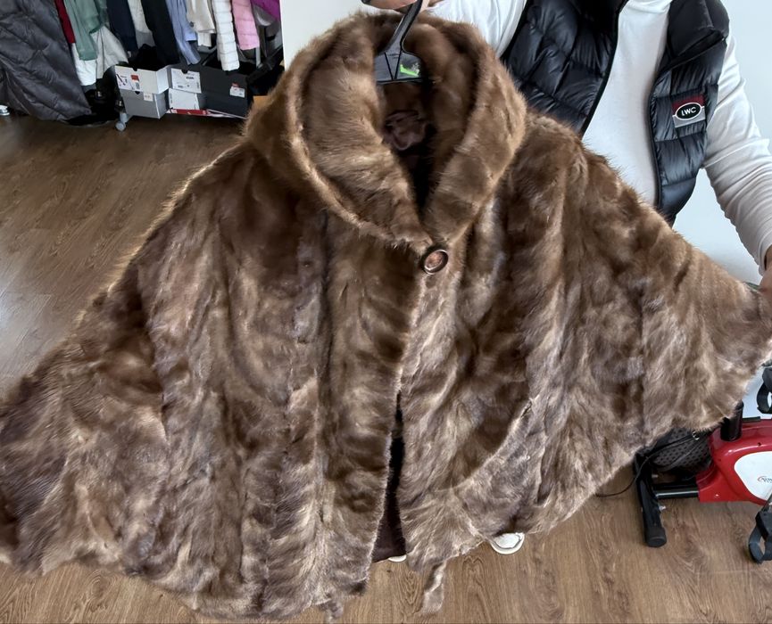 haina de blana naturala de Vizon stil poncho noua